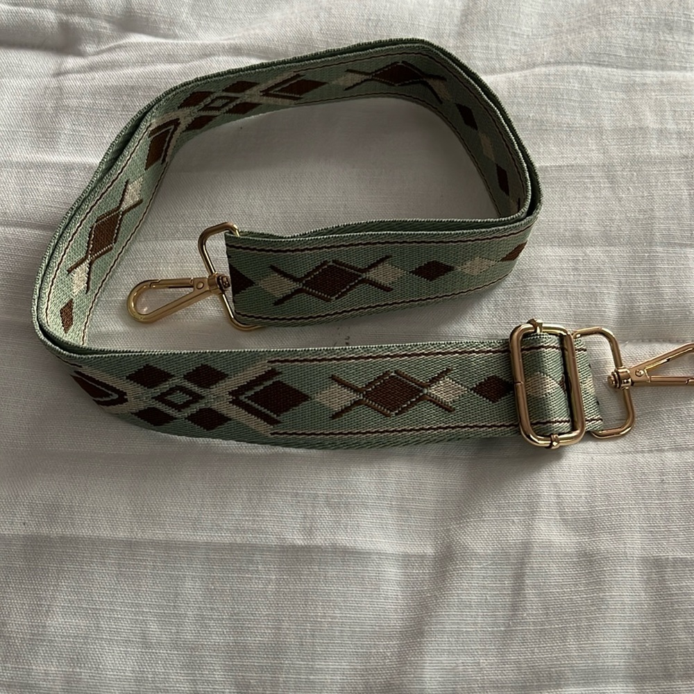 💟Half Price Bundle Add-on💟 NWOT diamond pattern purse/luggage strap